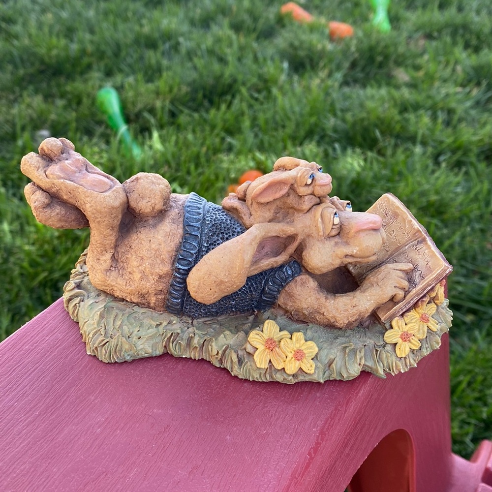 Vintage Frumps figurine